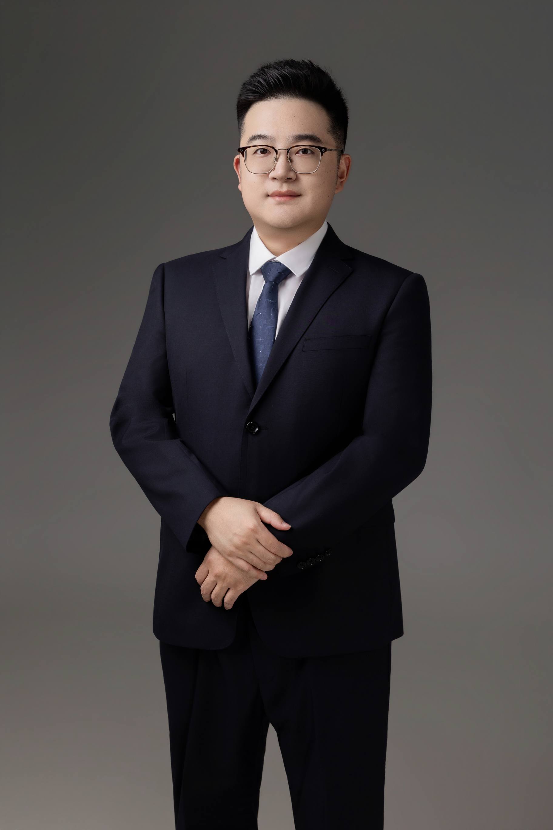 房建屹.jpg