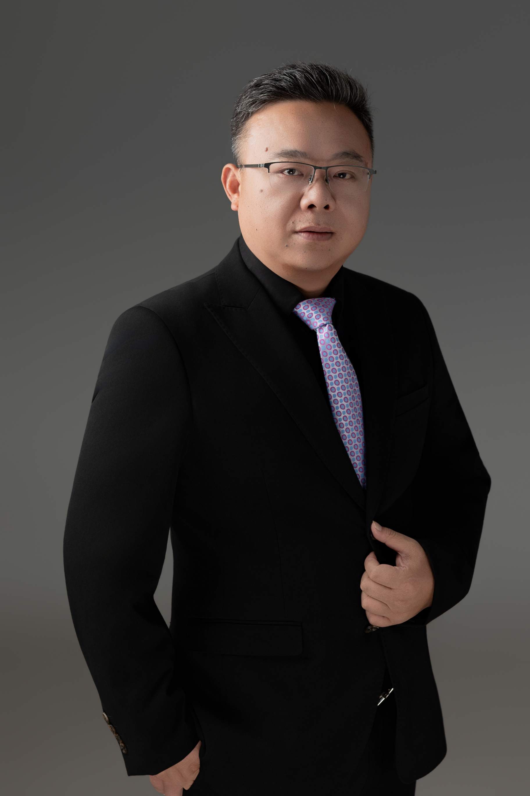 袁立华.jpg