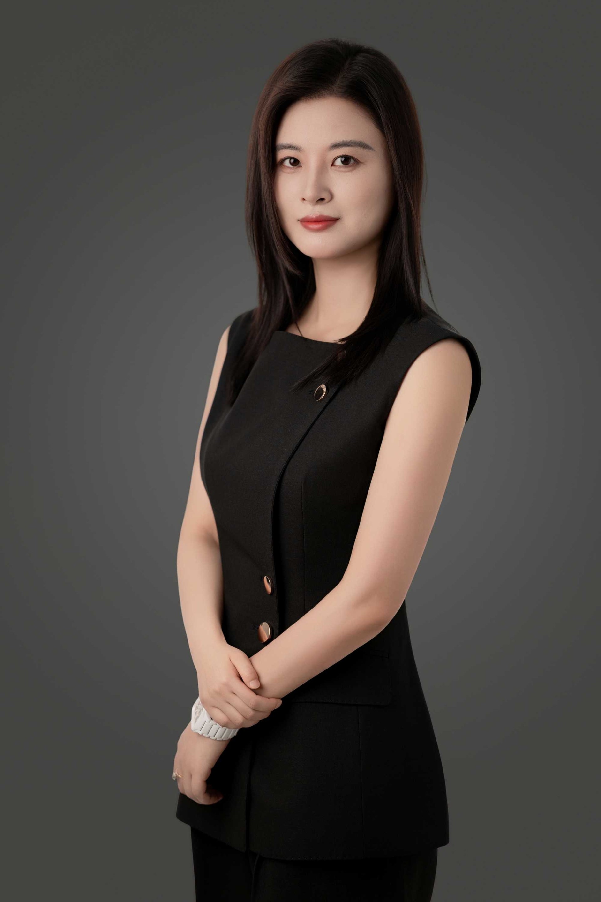 穆玥辰.jpg